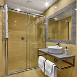 Moderno 4*