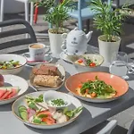 Moderno 4* بوزنان