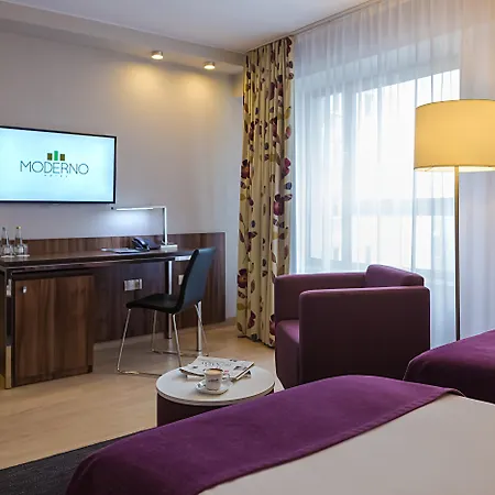Hotell Moderno 4*