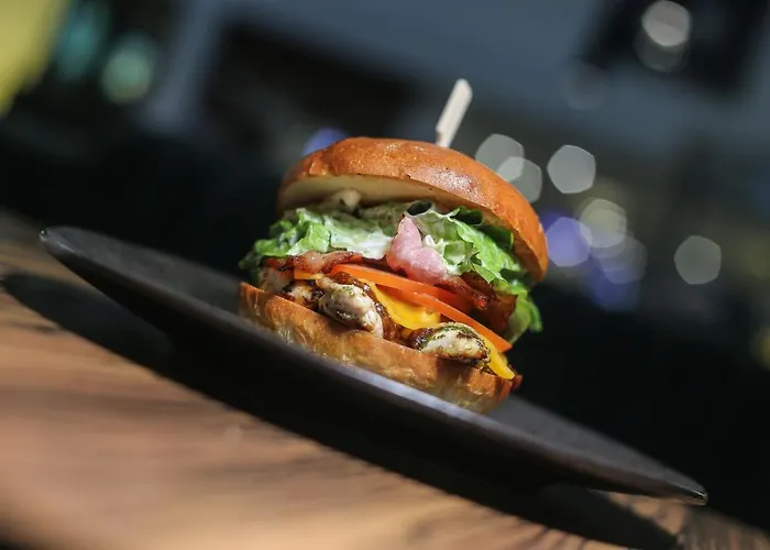 Moderno بوزنان